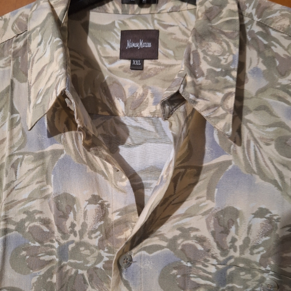 Shirt - Picture 2 of 4